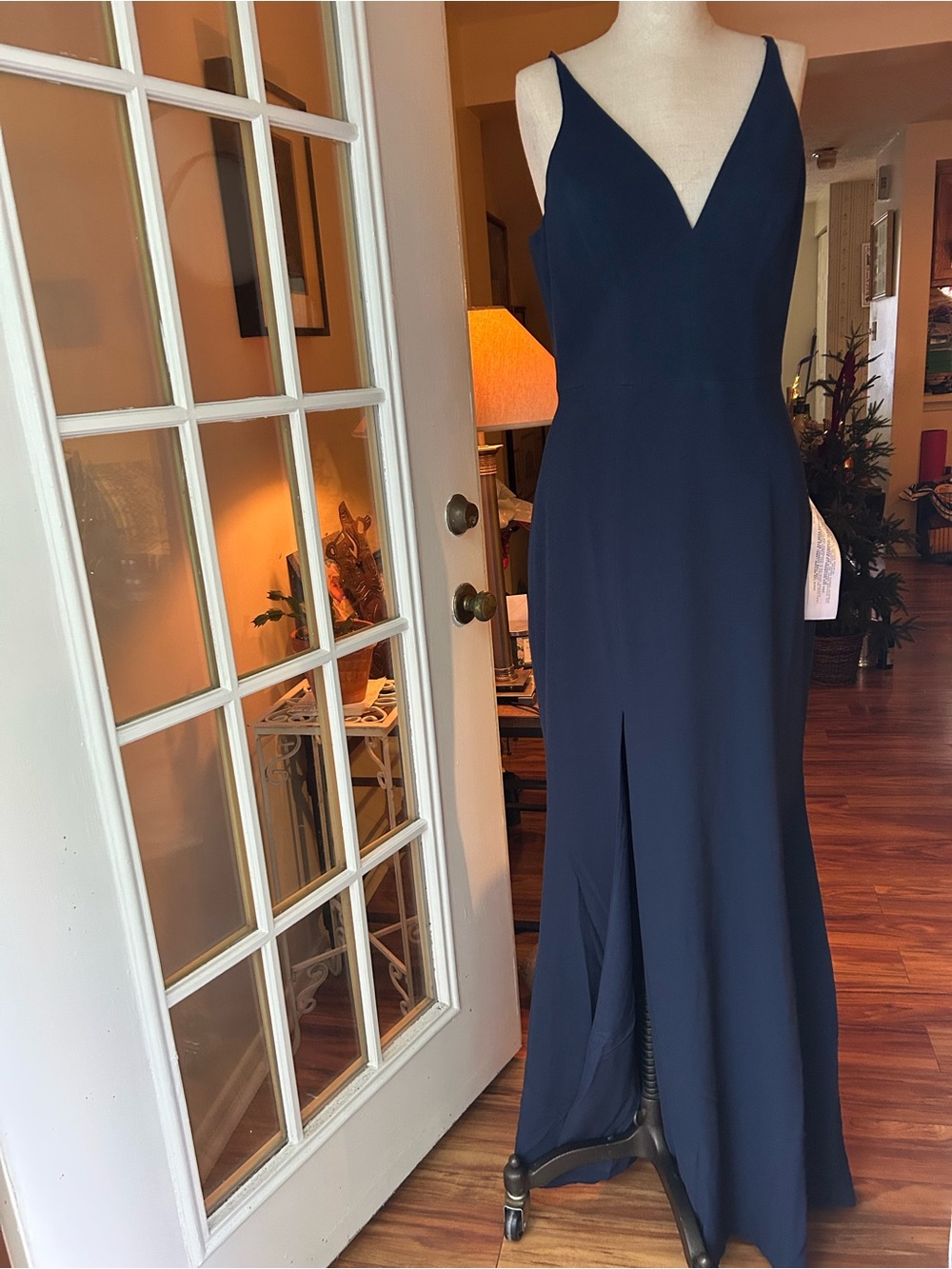 Dress The Population Iris sleeveless mermaid gown, midnight blue. Medium. - Picture 8 of 17